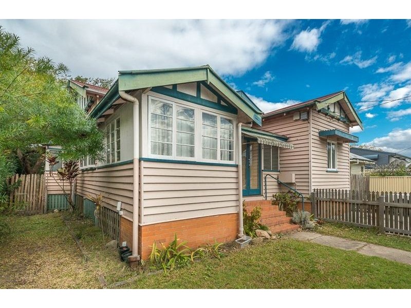 128 King Arthur Terrace, Tennyson QLD 4105