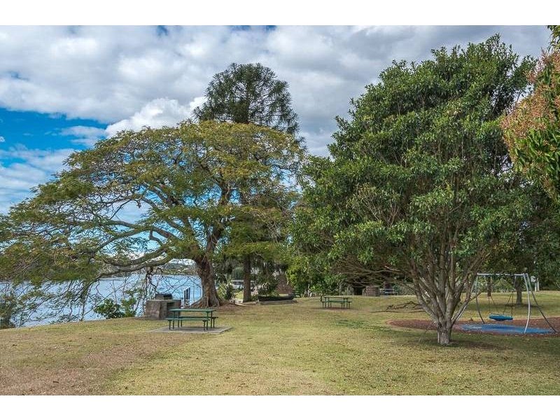 128 King Arthur Terrace, Tennyson QLD 4105