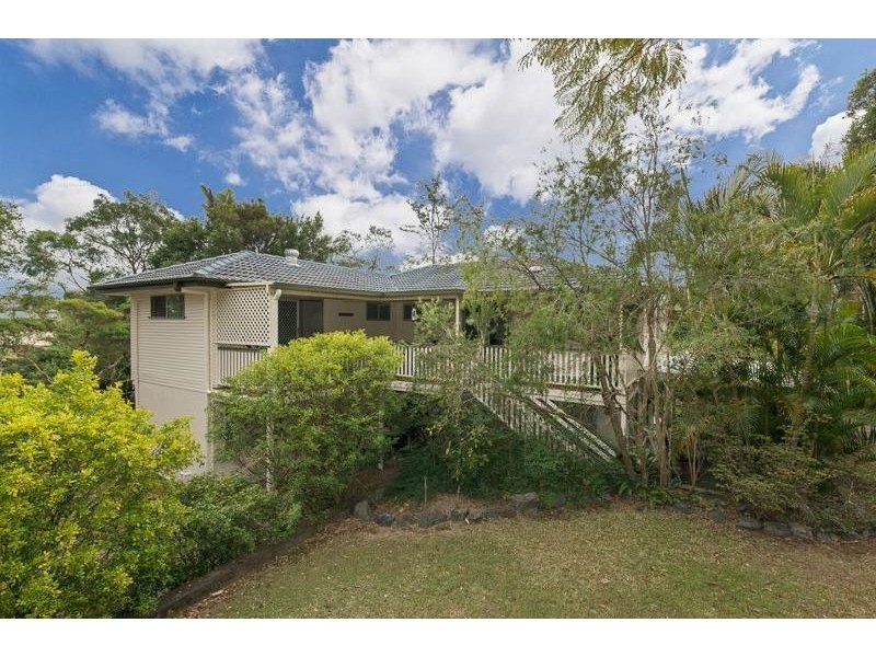 3 Crieff Close, Seventeen Mile Rocks QLD 4073