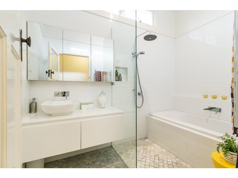 24 Grevillea Road, Ashgrove QLD 4060