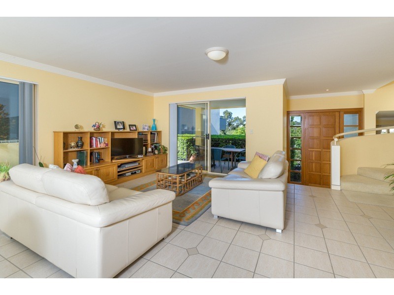 1/27 Tipuana Place, Bardon QLD 4065