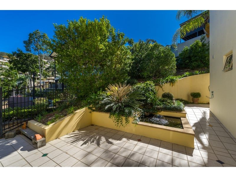 1/27 Tipuana Place, Bardon QLD 4065