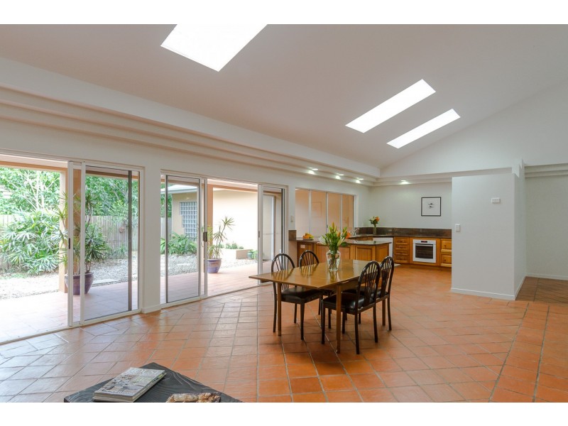 8 Bracknell Place, Ashgrove QLD 4060