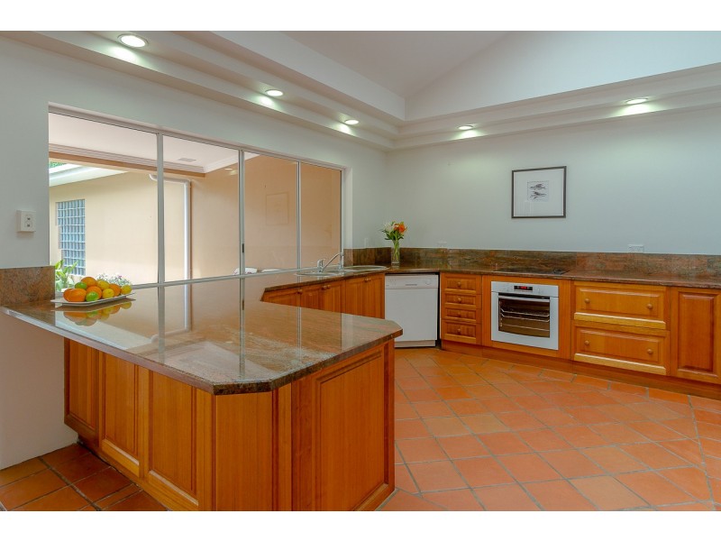 8 Bracknell Place, Ashgrove QLD 4060