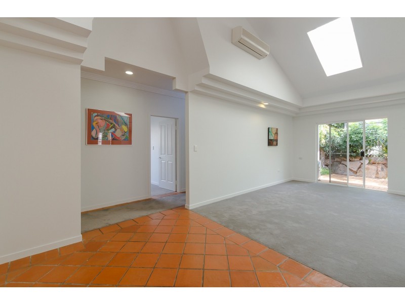 8 Bracknell Place, Ashgrove QLD 4060