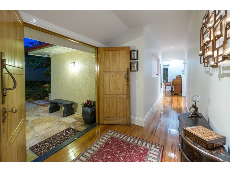 52 Davies Road, Ashgrove QLD 4060