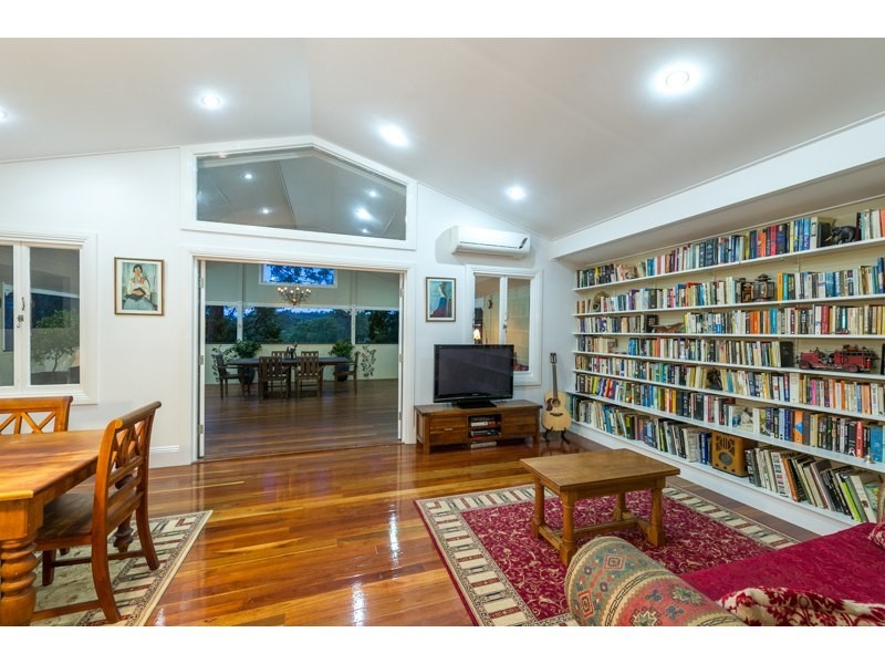 52 Davies Road, Ashgrove QLD 4060
