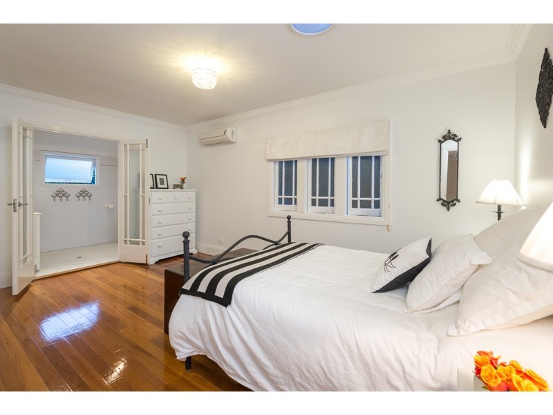 52 Davies Road, Ashgrove QLD 4060
