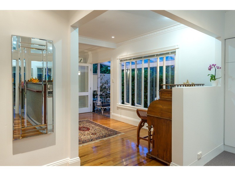 52 Davies Road, Ashgrove QLD 4060