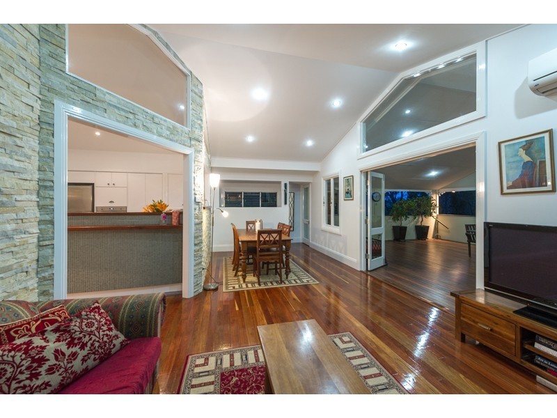 52 Davies Road, Ashgrove QLD 4060