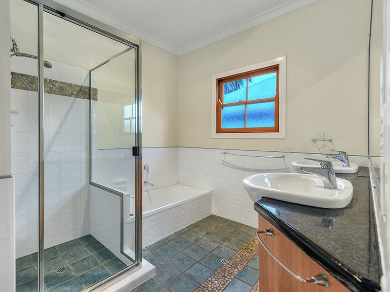 4 Jason Street, Red Hill QLD 4059
