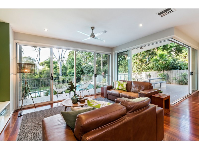 House 2 42 Baileys Road, Ashgrove QLD 4060