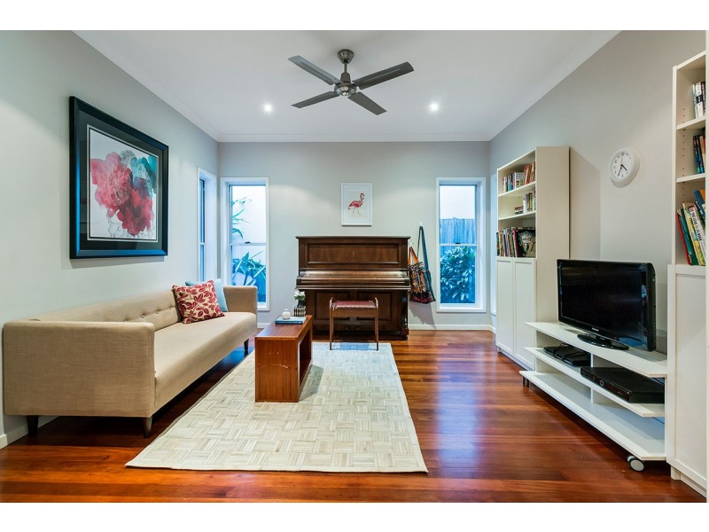 House 2 42 Baileys Road, Ashgrove QLD 4060