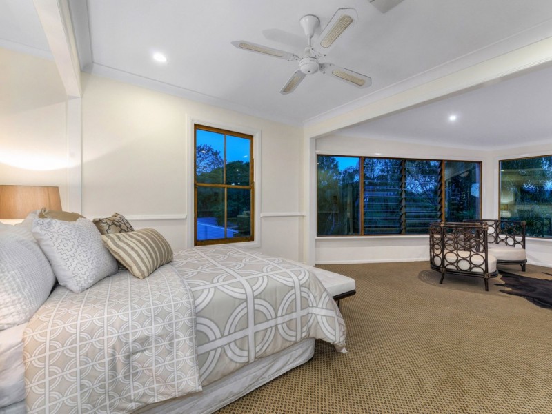 72 Coopers Camp Road, Bardon QLD 4065