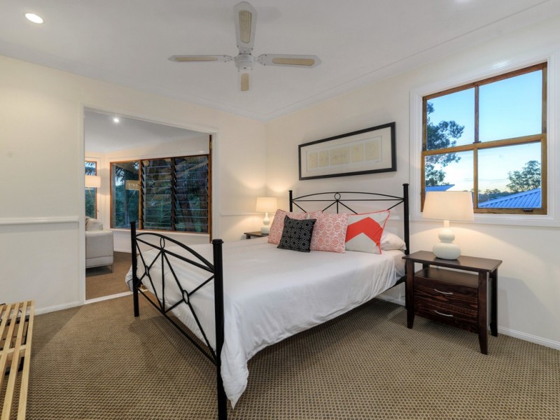 72 Coopers Camp Road, Bardon QLD 4065