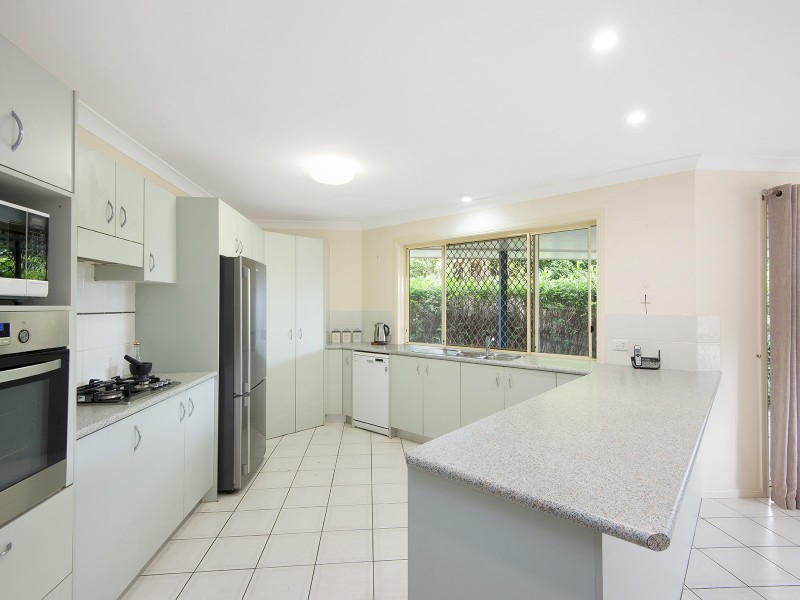 19 Flinders Way, Albany Creek QLD 4035