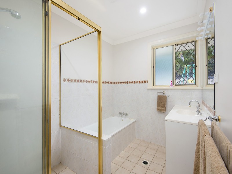 19 Flinders Way, Albany Creek QLD 4035