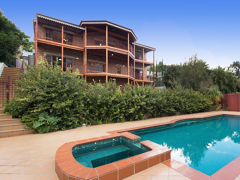 33 Enoggera Terrace, Red Hill QLD 4059