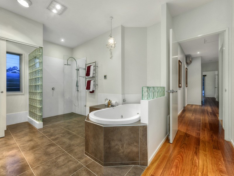 31 Carmel Street, Bardon QLD 4065