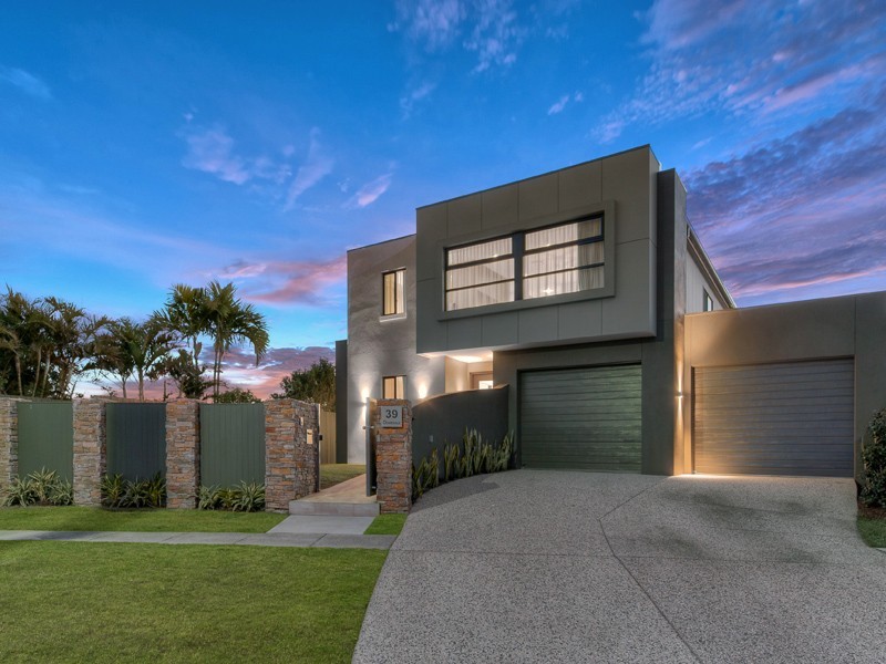 39 Dovedale Crescent, Ashgrove QLD 4060