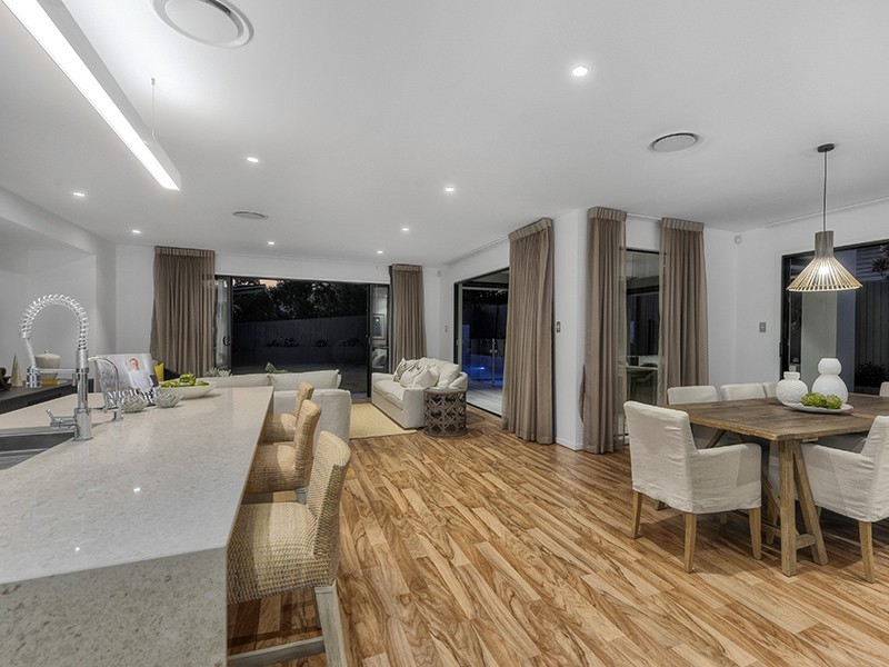 39 Dovedale Crescent, Ashgrove QLD 4060