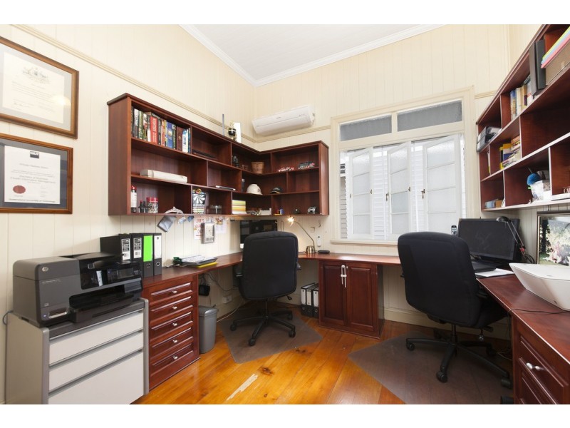 18 Claremont Street, Red Hill QLD 4059