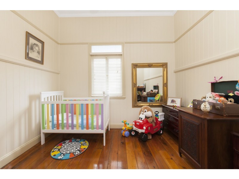 18 Claremont Street, Red Hill QLD 4059