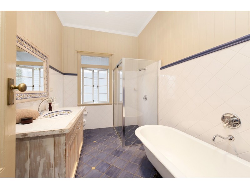 18 Claremont Street, Red Hill QLD 4059