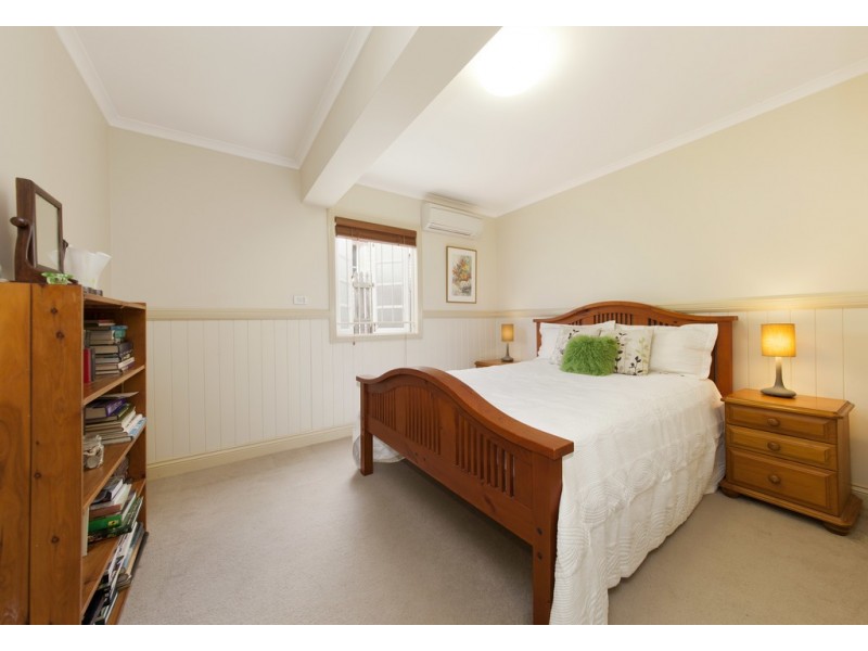 18 Claremont Street, Red Hill QLD 4059