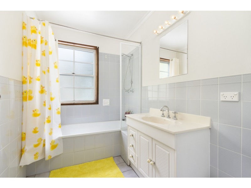 4 Pender Street, The Gap QLD 4061