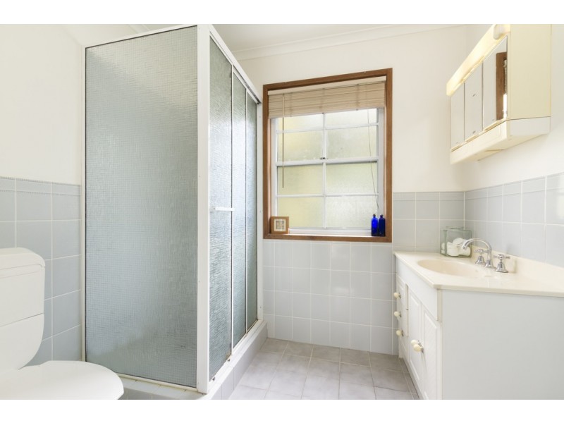 4 Pender Street, The Gap QLD 4061