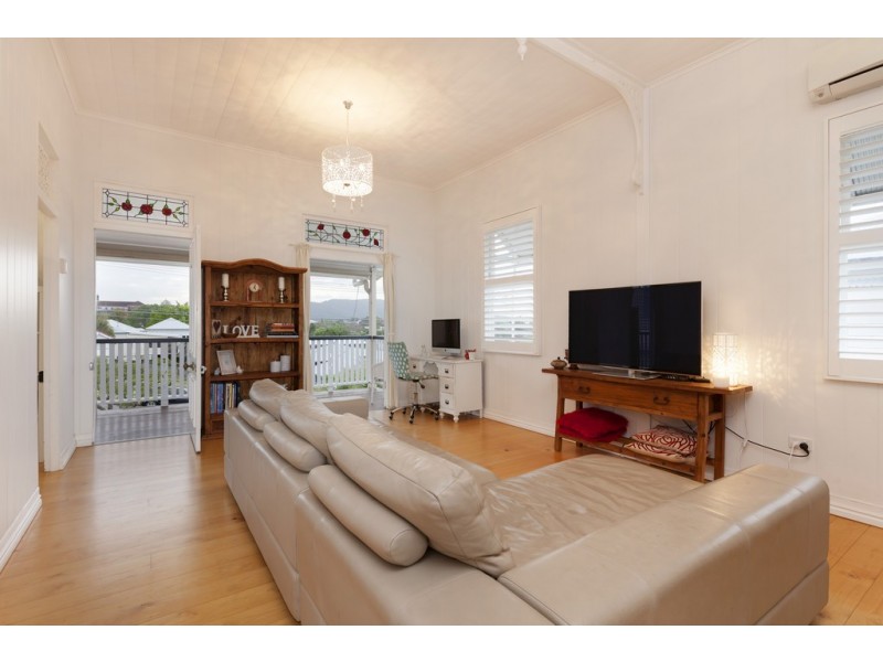 18 Primrose Terrace, Red Hill QLD 4059