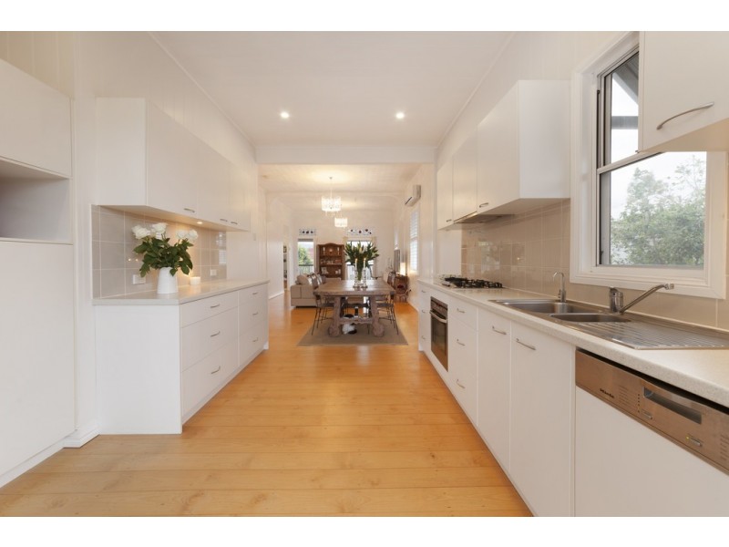 18 Primrose Terrace, Red Hill QLD 4059