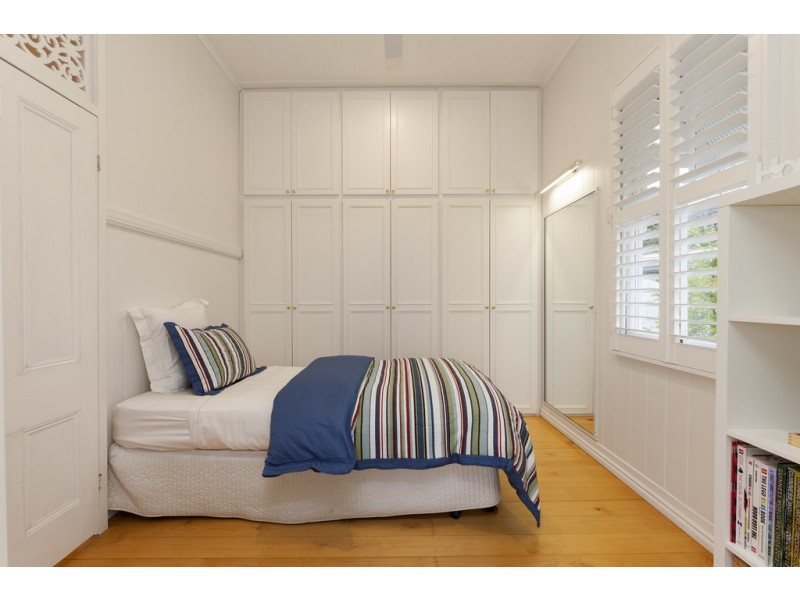 18 Primrose Terrace, Red Hill QLD 4059