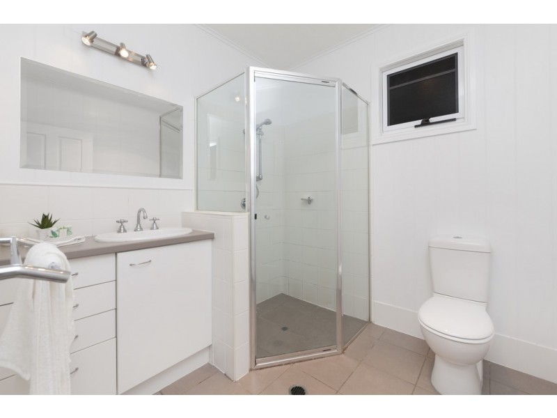 18 Primrose Terrace, Red Hill QLD 4059