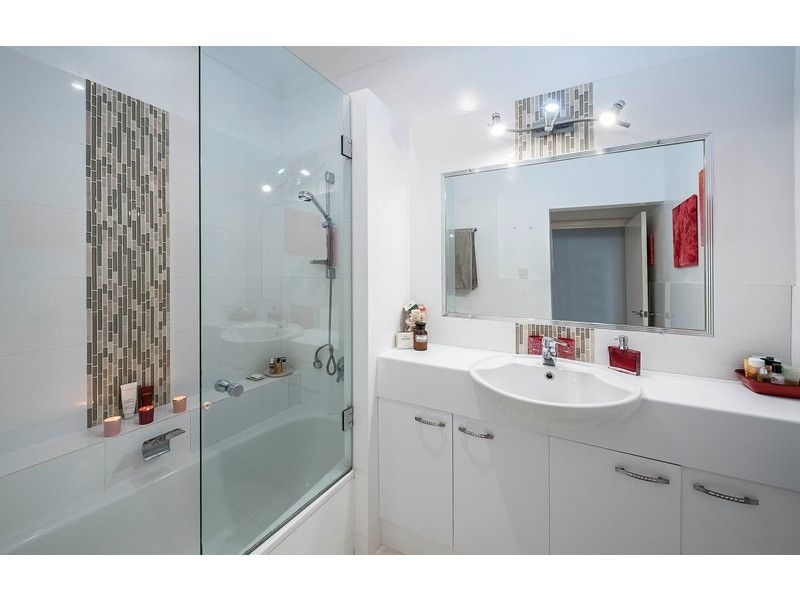 16 Atthow Avenue, Ashgrove QLD 4060