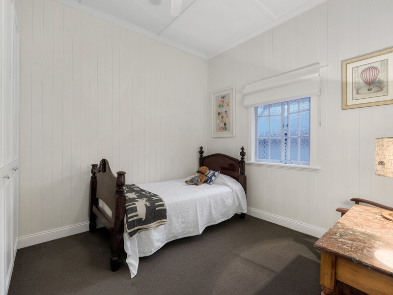 52 McLean Parade, Ashgrove QLD 4060