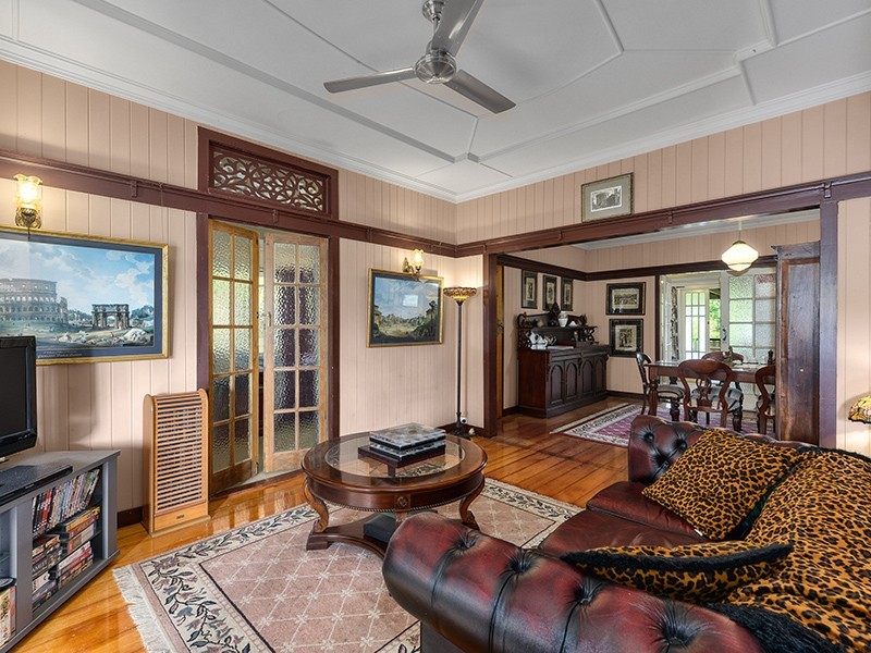 17 Woodland Street, Ashgrove QLD 4060