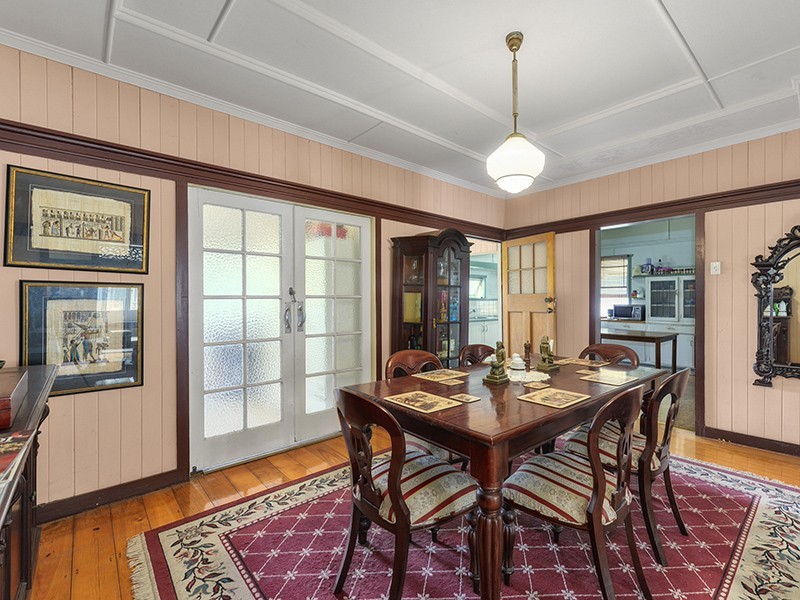 17 Woodland Street, Ashgrove QLD 4060