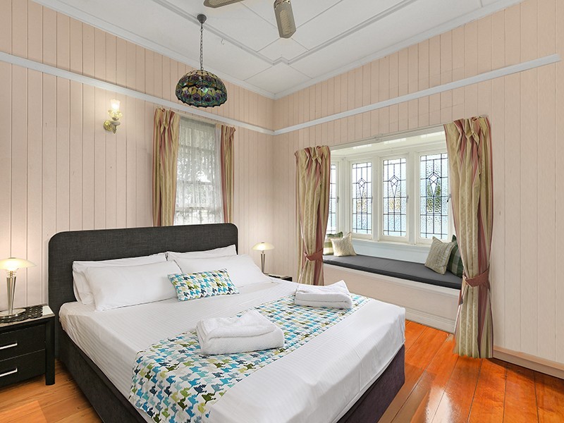 17 Woodland Street, Ashgrove QLD 4060