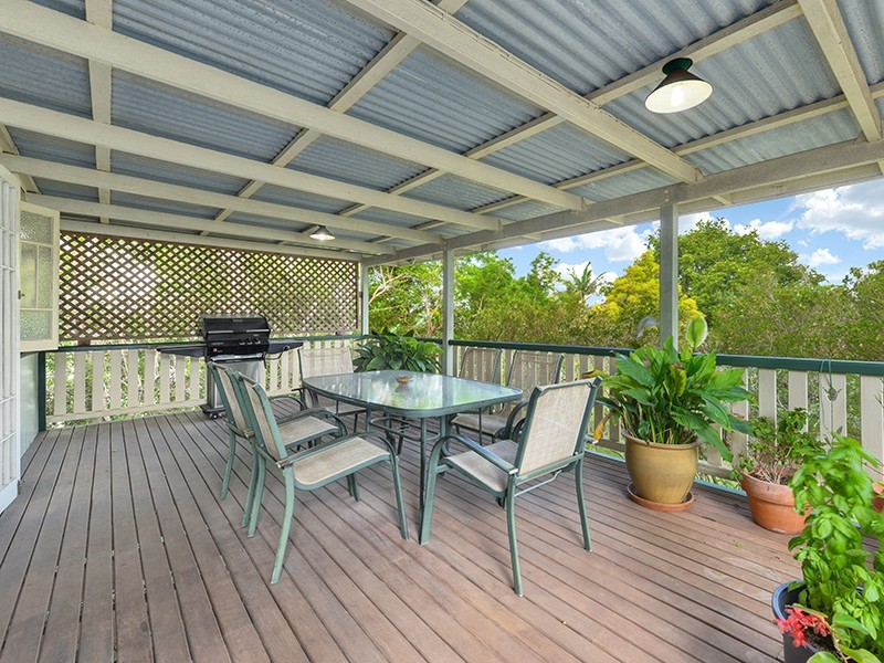 17 Woodland Street, Ashgrove QLD 4060