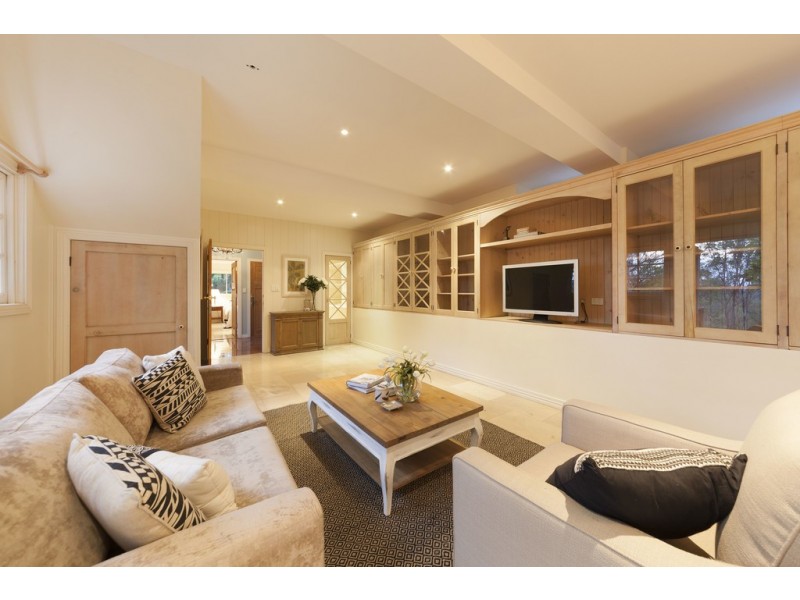 405 Pullenvale Road, Pullenvale QLD 4069
