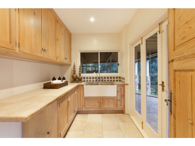 405 Pullenvale Road, Pullenvale QLD 4069