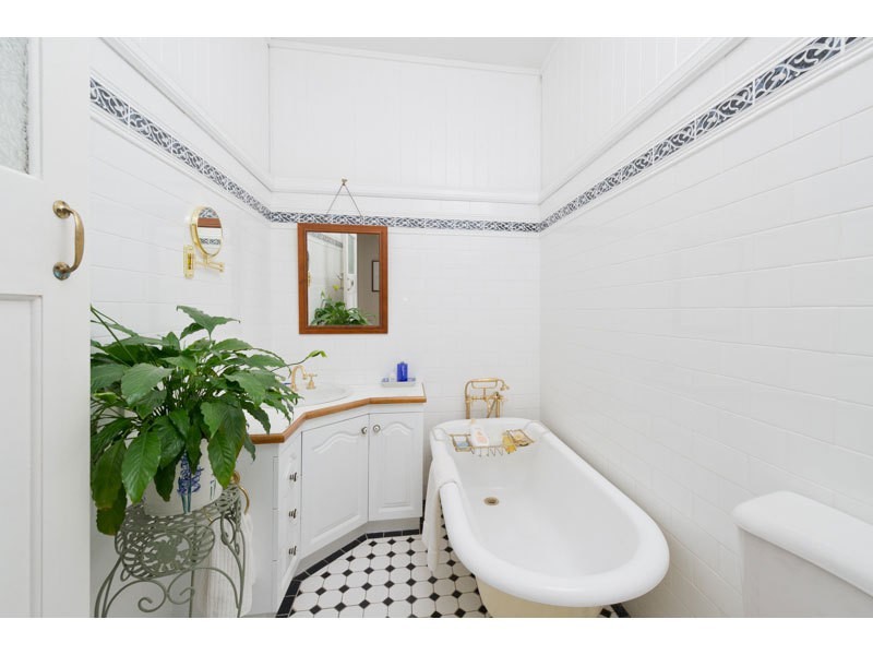 38 Girraween Grove, Ashgrove QLD 4060