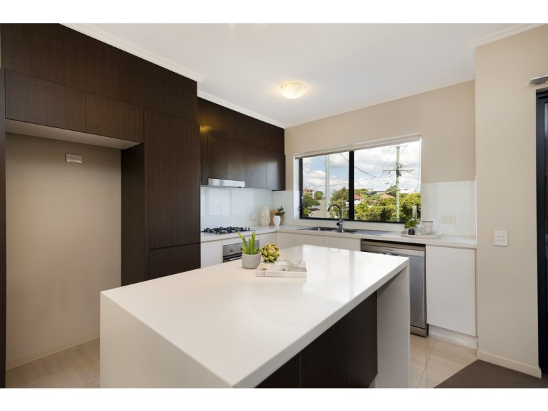 U2/57 Erneton Street, Newmarket QLD 4051