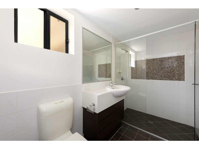 U2/57 Erneton Street, Newmarket QLD 4051