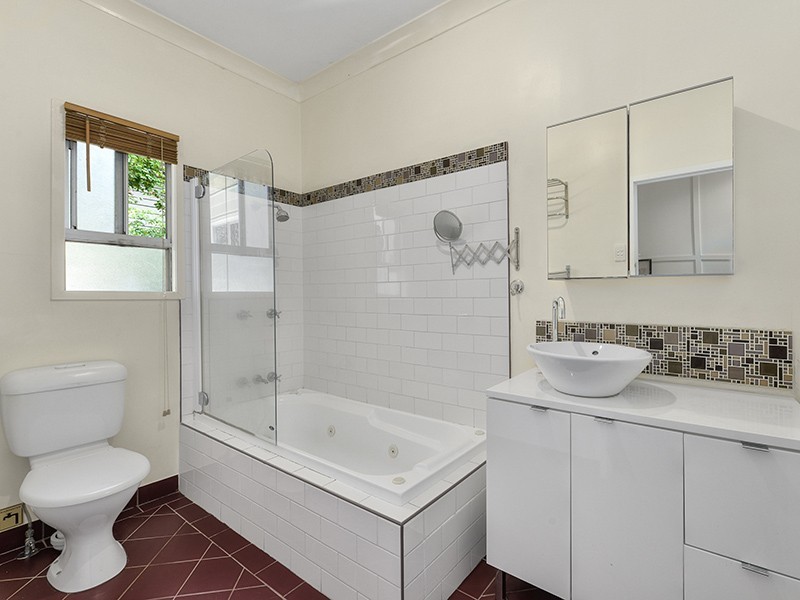 641 Waterworks Road, Ashgrove QLD 4060