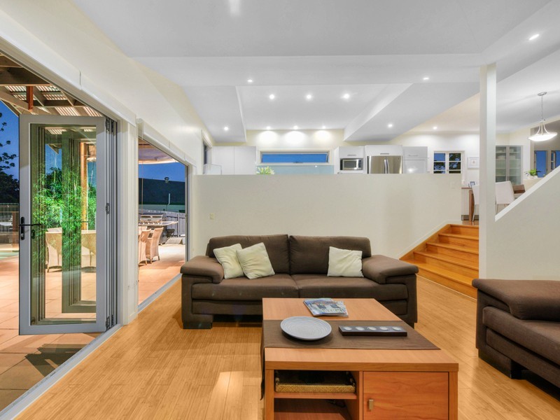 8 Brown Parade, Ashgrove QLD 4060