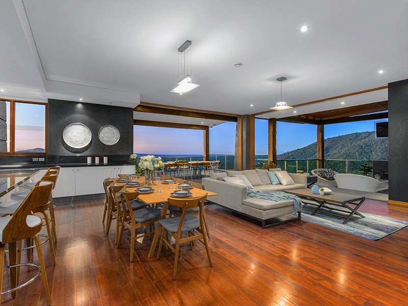 948 Mt Nebo Road, Jollys Lookout QLD 4520