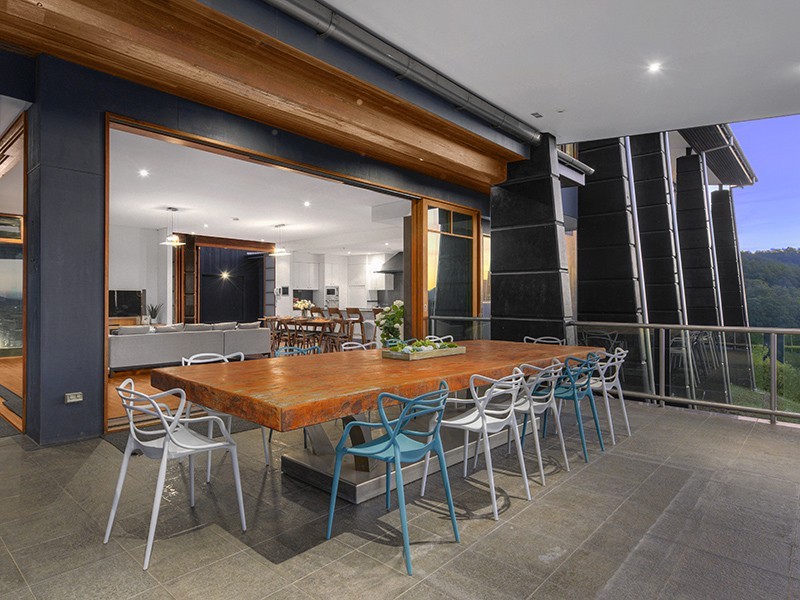 948 Mt Nebo Road, Jollys Lookout QLD 4520